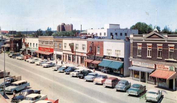 La 1re Avenue Ouest au milieu des années 1950. SHA – Coll. Société d’histoire d’Amos